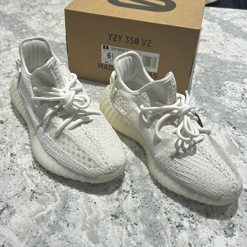 Yeezy Boost 350 V2